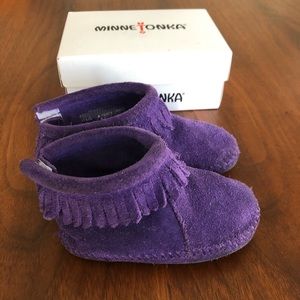 Minnetonka Baby Moccasins -  Size 4